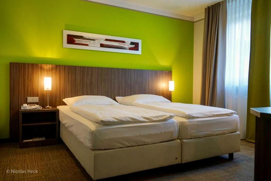 Hotel Ambiente Walldorf Exterior foto